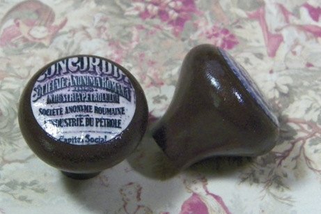 ruralgals's tweet image. Shaker Style Knobs Themed with Vintage French Logos, Set of 8 or Buy Ind… etsy.me/2deyVHd #Etsy #ShakerKnobs