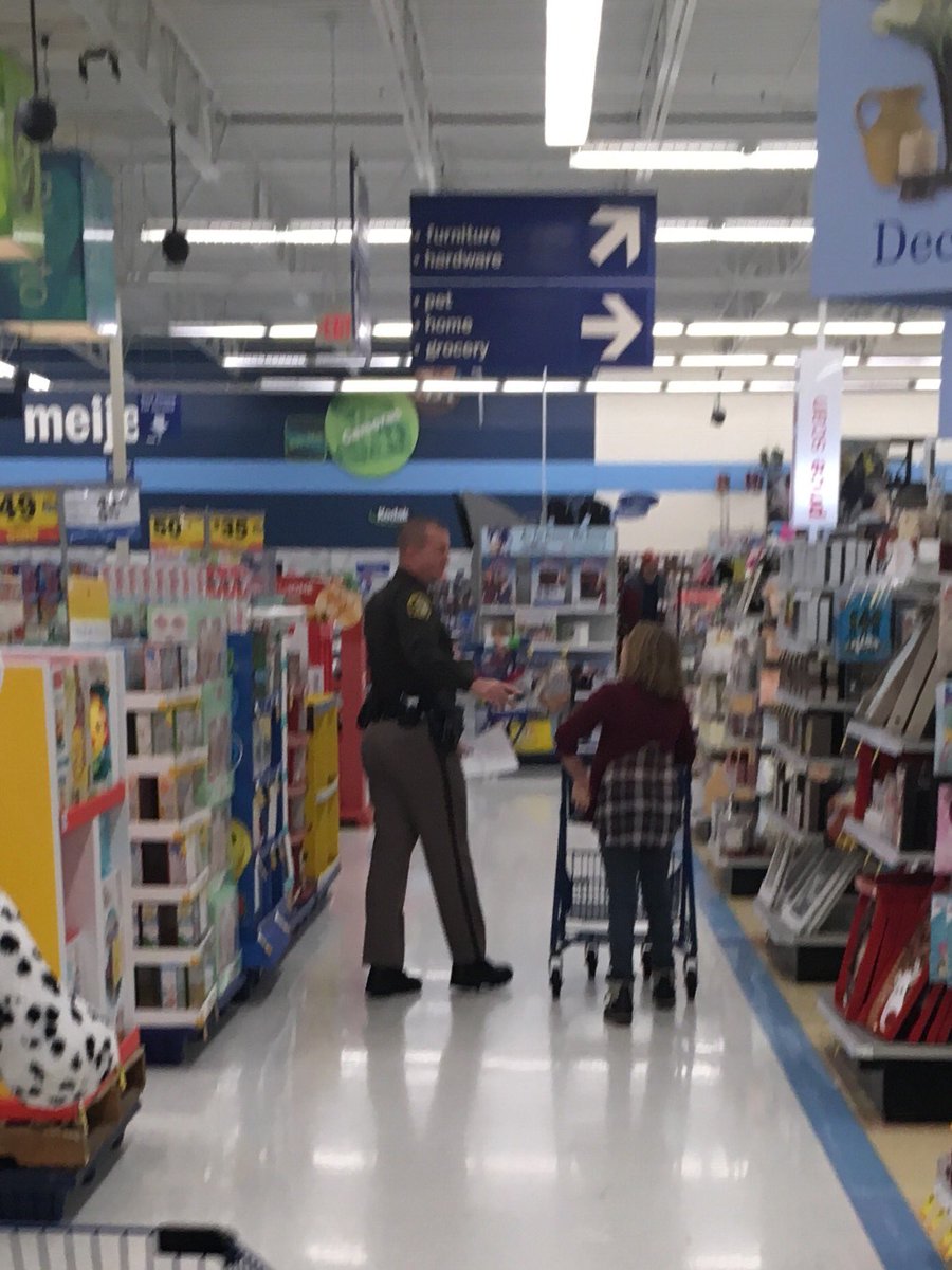 freegolfer's tweet photo. Annual "shop with a cop" day at Meijer!  Bless them!  Each child gets 50.00 to spend on themselves and family. https://t.co/JI5GwrHNSd