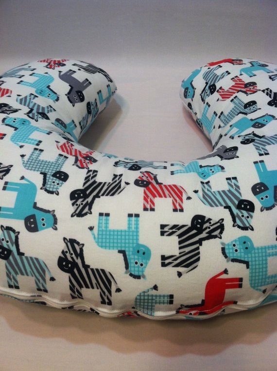 CaseysConcoctio's tweet photo. Giraffe Nursing Pillow Cover, Boppy Cover, Baroo.. https://t.co/BP5nycNT9n #CaseysConcoctions #nurserydecor https://t.co/V5FxqZHMjw