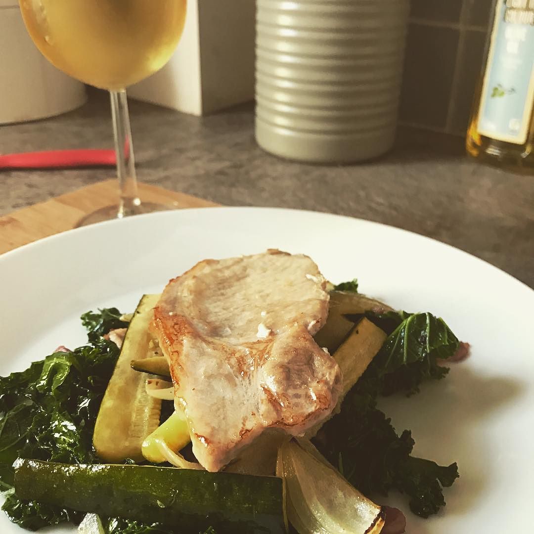 _CallumHill's tweet photo. Grilled pork, kale and courgette Sunday lunch! 🙋🏼‍♂️#food https://t.co/Y108qOp88g