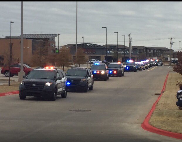 MoorePublicSch's tweet photo. Shop with a Cop!  We appreciate our men in blue.. https://t.co/JS1oYwIXb5