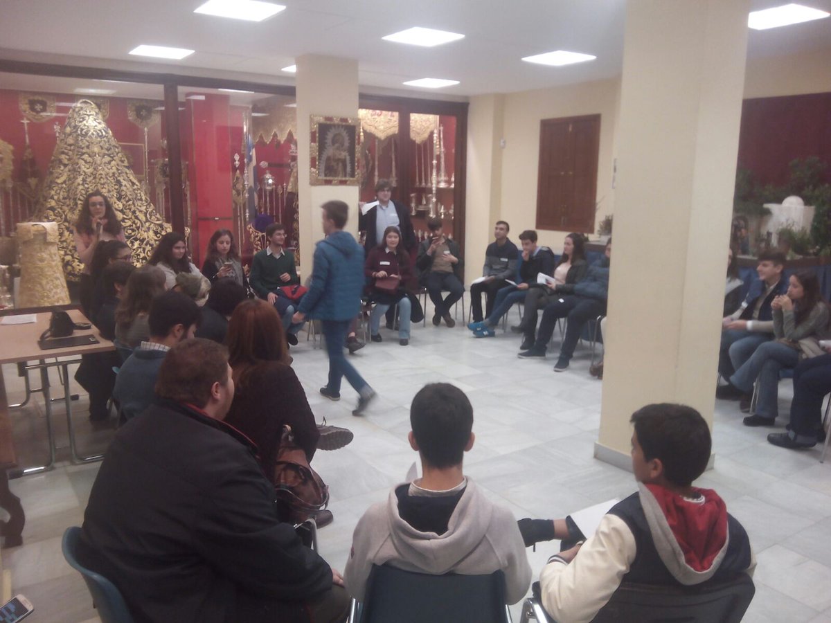ElConsejoSev's tweet photo. Hoy se ha celebrado convivencia de la Juventud del Martes Santo en @HdadSanEsteban con una participación de 90 jóvenes. #ElConsejoJuventud https://t.co/BAz3B8cC27