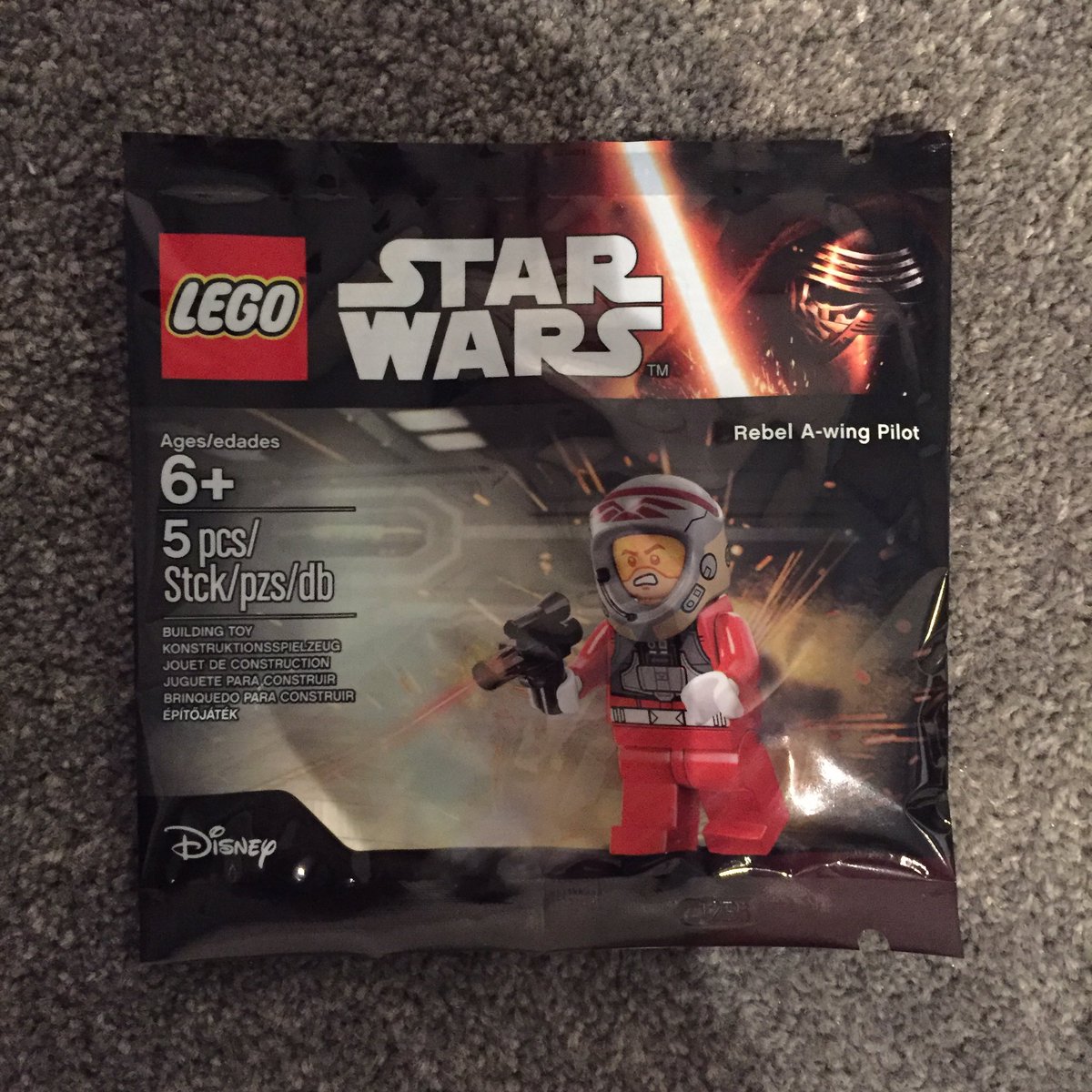 FREE #LEGO #StarWars A-Wing pilot with Star Wars purchases over £25 at LEGO Shop!