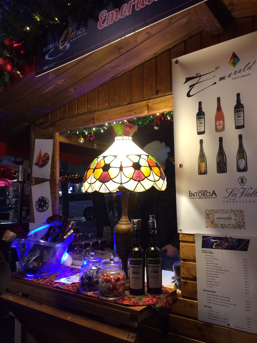 miportovia's tweet photo. Due passi nel #Natale gourmet di Cervia! Ogni casetta ha un prodotto tipico: vini, birre, dolci. Un paradiso! #visitcervia #cedinuovoche https://t.co/aEQn7ouaL6