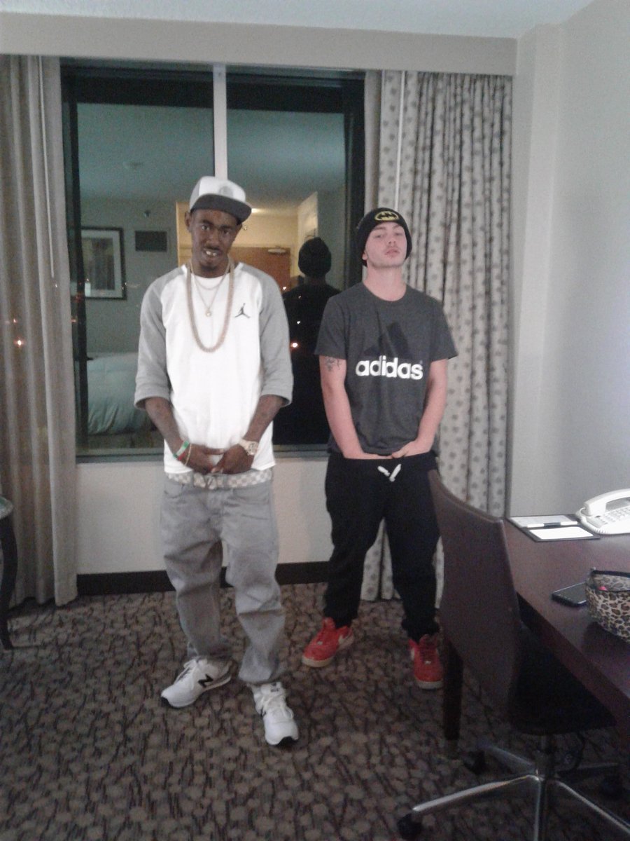 DustinbriceJoh1's tweet photo. Video shoot #GettingMoney @XXL @BOOSIEOFFICIAL #GoldMouth https://t.co/5h2nSz7qFw