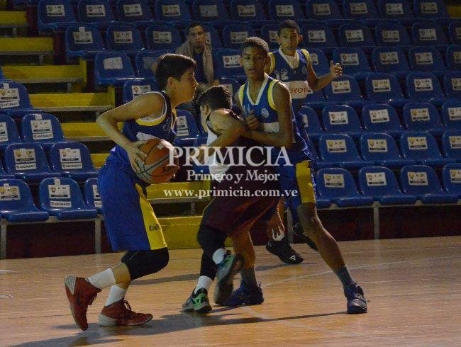 DiarioPrimicia's tweet photo. #Deportes | Ibero dominó el Festival Infantil https://t.co/A98fglfdlJ https://t.co/gFxHTeujjW