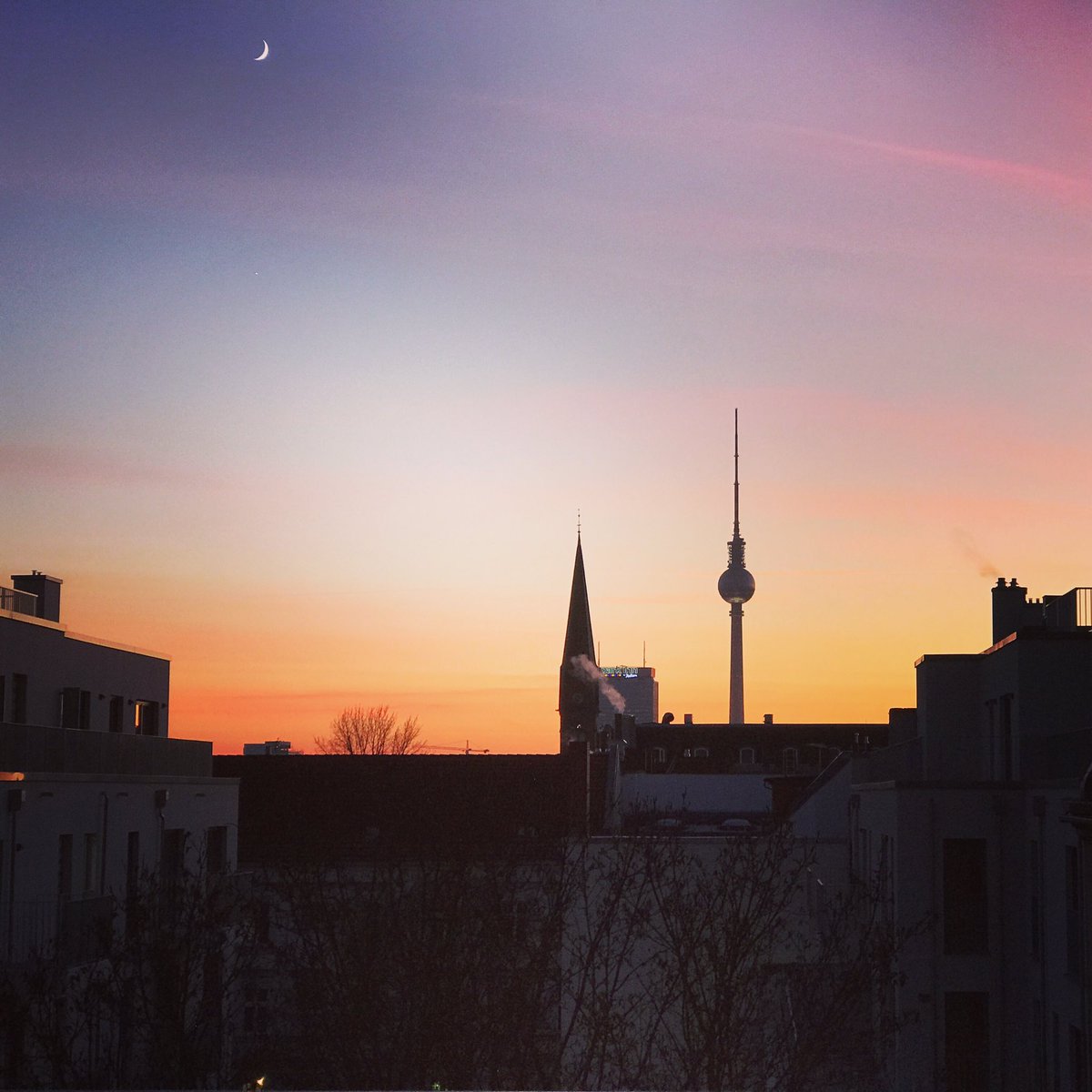 JanWergin's tweet photo. #berlin #sunset #view https://t.co/oYcSDN9fgC