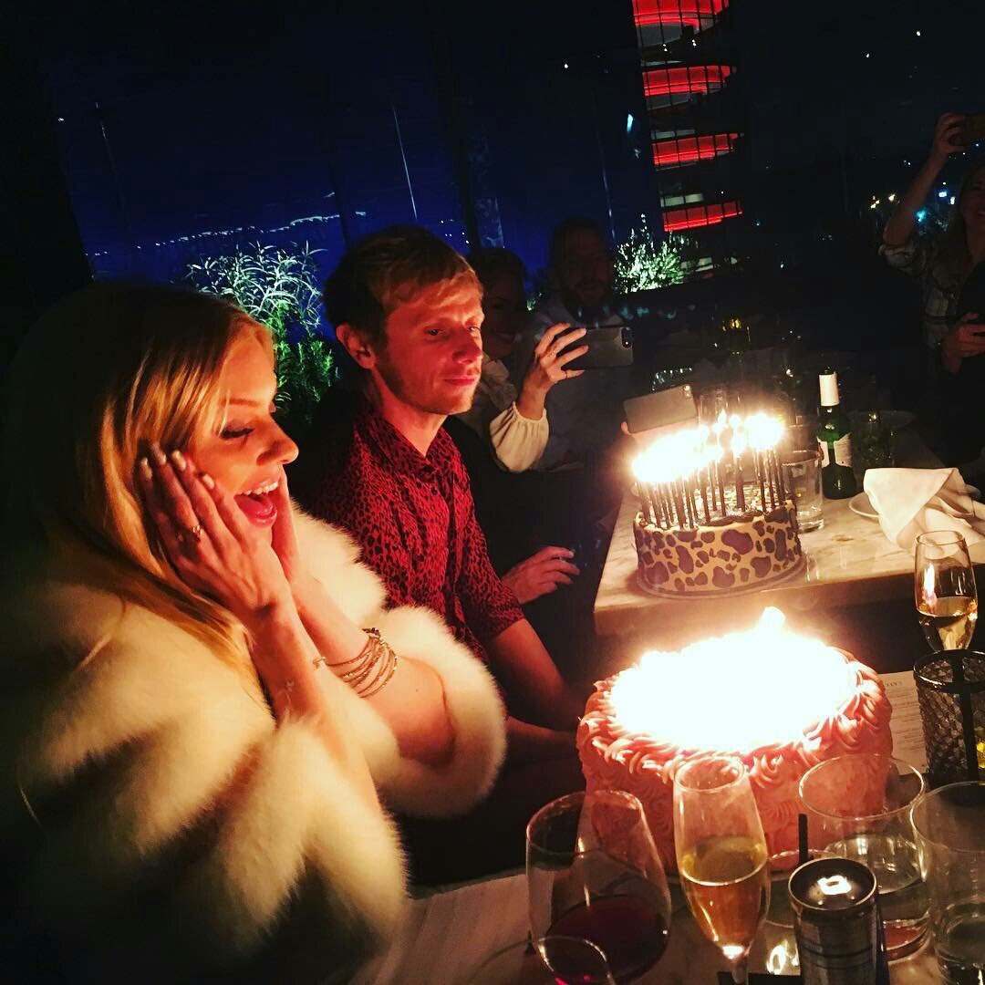 ClubMuser's tweet photo. Matt:
Happy birthday Elle and Dom had to get a #pinkfluffycake and a #leopardprintcake of course https://t.co/O2DvfqV8xn