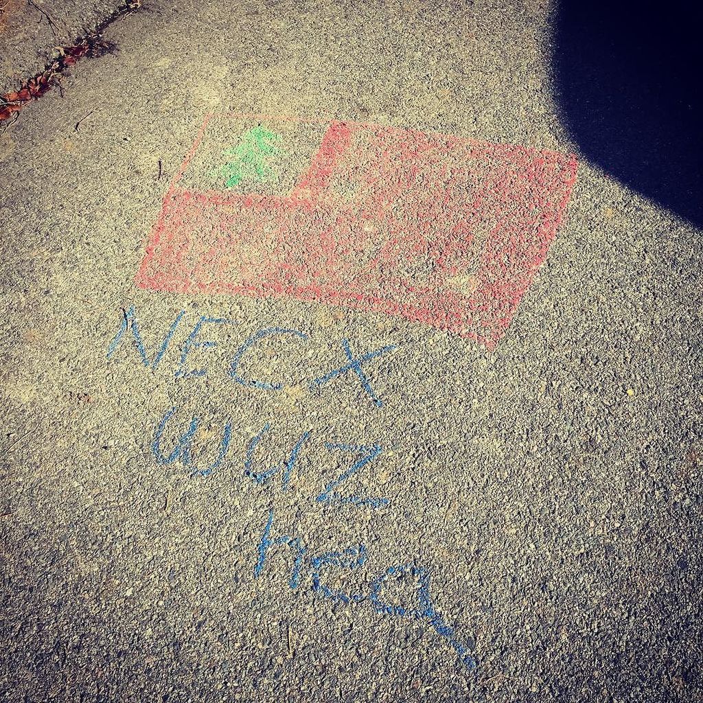 LesKnits's tweet photo. #NECX wuz hea. #iceweaselscometh #DahWeasel https://t.co/snFTKtlrOs https://t.co/i3LZsNbGui