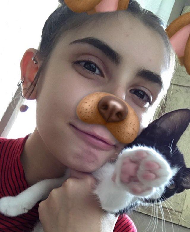 "JoJo is puppy! 💕"
🌸 "JoJo needs friends~" 🌸

"Be JoJo's friend? /.\"