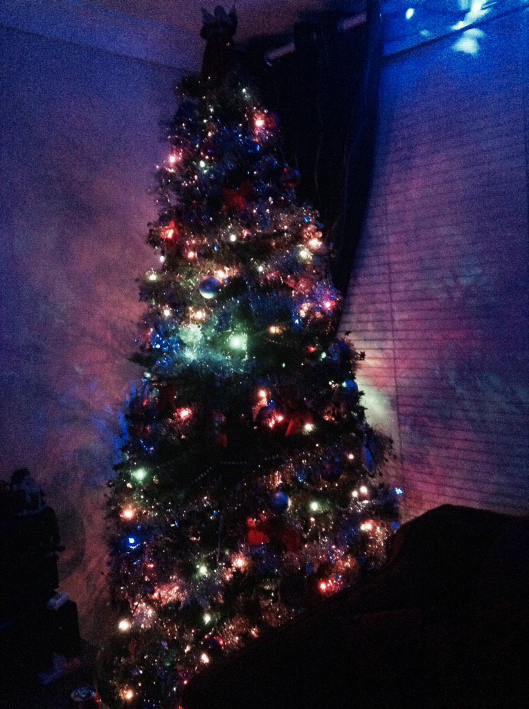 NadineOreo's tweet photo. #Christmas #christmastree #festive #love https://t.co/yywWCQhqEj