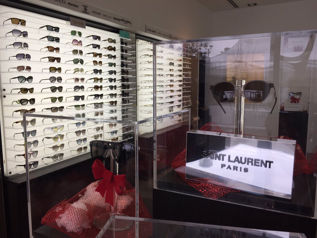 CanadaDar's tweet photo. .@cfshopsdonmills Escaping this winter for the holidays? We've got #eyestyles for sun &amp; surf...and slopes too! #Celebrate &amp; #Save up to 50% https://t.co/1kqDyavgns