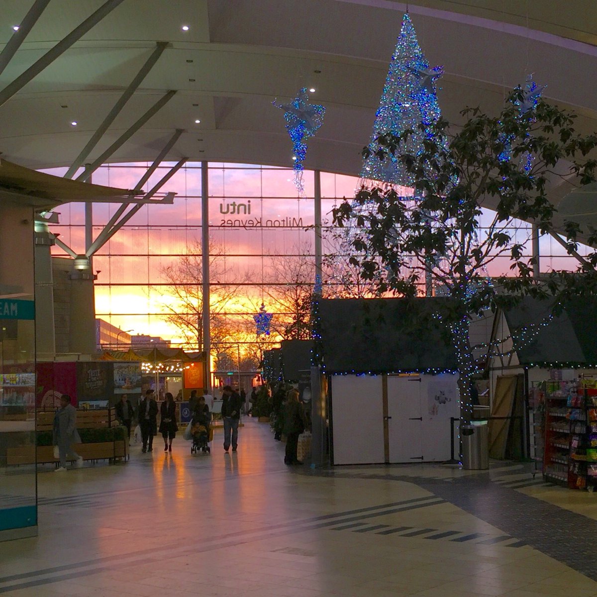 <a href="/StormHour/">#StormHour</a> - fabulous sunset in #MiltonKeynes this evening! Not bad for a little  #iPhoneography