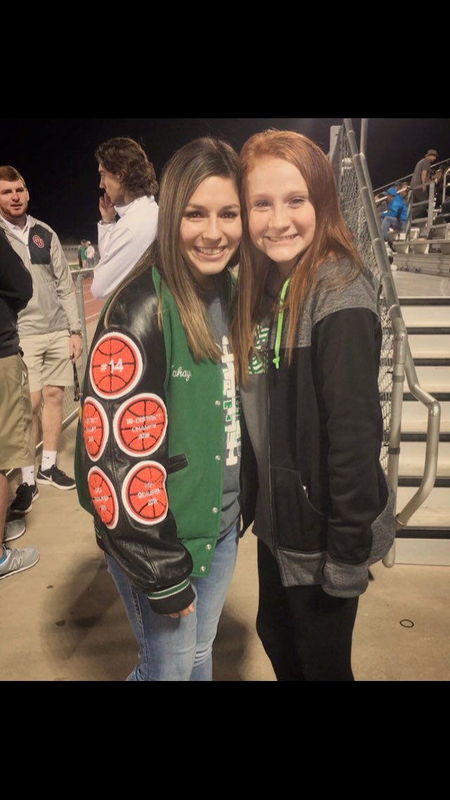makaya_w's tweet photo. happy birthday💗 love you sm &amp; hope you have a fab day fat lard😉🎉😘 https://t.co/ciFYDOMQIq