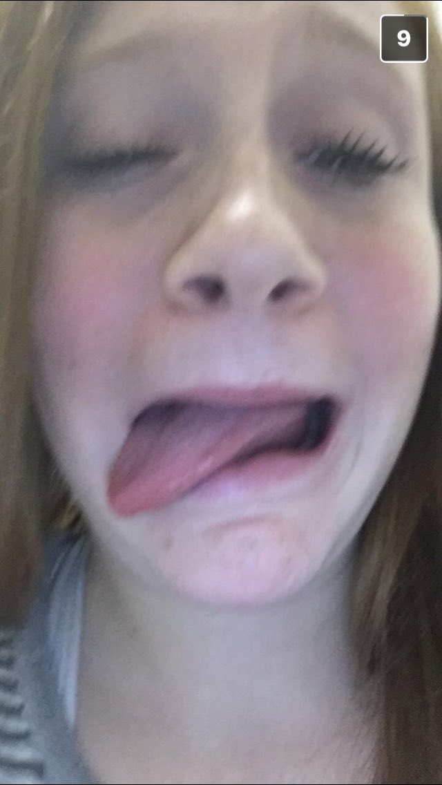 makaya_w's tweet photo. happy birthday💗 love you sm &amp; hope you have a fab day fat lard😉🎉😘 https://t.co/ciFYDOMQIq