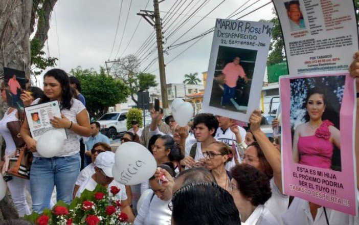 Realizan tercera protesta por la paz de #Tabasco
thoy.mx/lGWAA07P