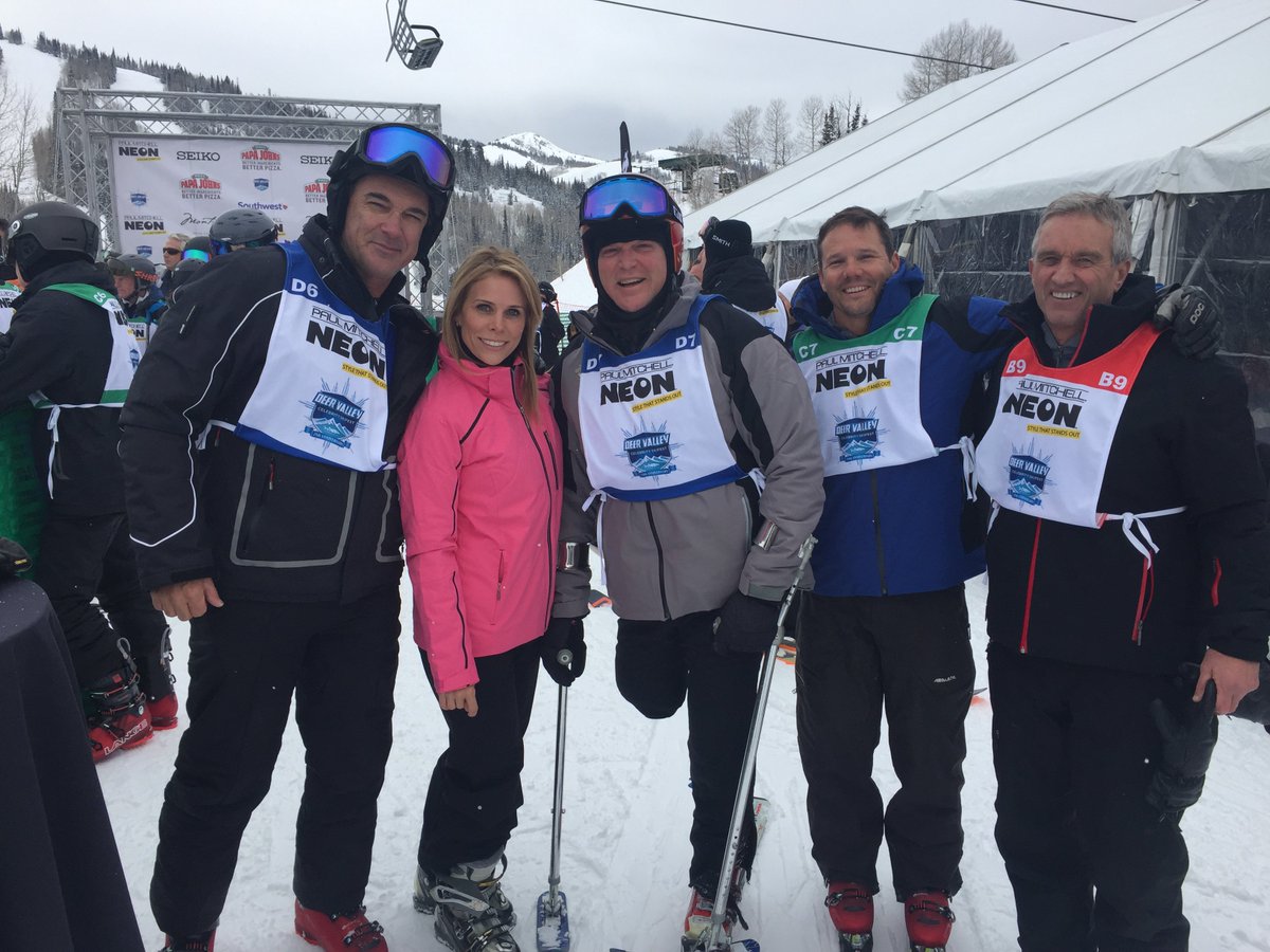 RobertKennedyJr's tweet photo. @DVSkiFest 2day 3PM ET CBS @jonnymoseley @amybrenneman  @PaddyWarbucks @TedKennedyJr @crabwizard @ohsnapjbsmoove @CherylHines
@DylanBruno12 https://t.co/Y8WCKbU4hN