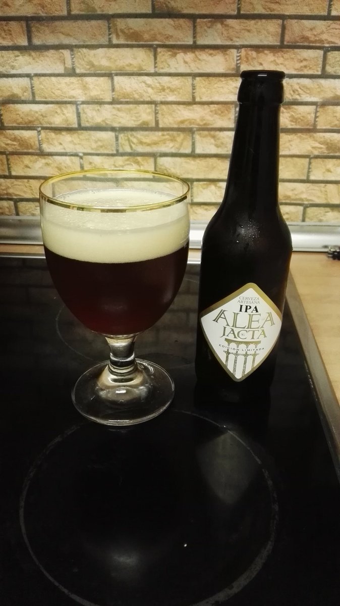 gelete_sg's tweet photo. Vamos a tomarnos una ipa de nuestros paisanos @AleaJactaBeer #cerveza https://t.co/Slg0upEH7U