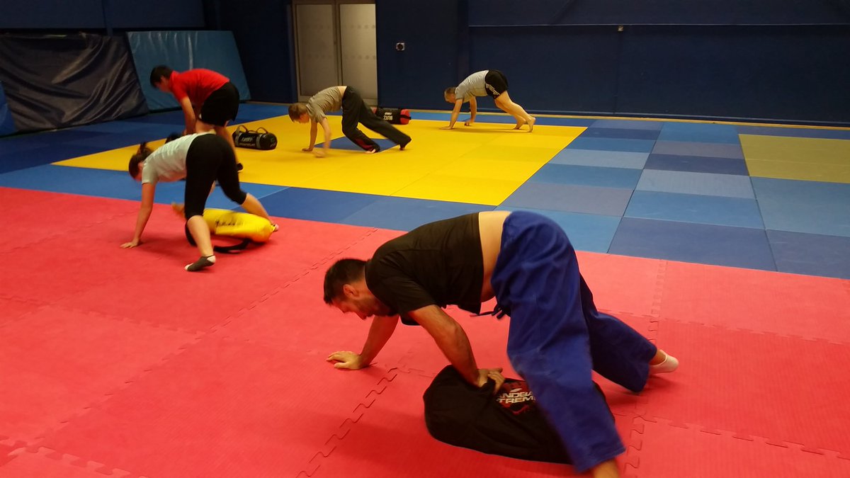 maryhunterPT's tweet photo. @thejudoacademy @briancass @LearSports bear crawl with the beast #resultsbasedtraining https://t.co/5mE5cpC1Ml