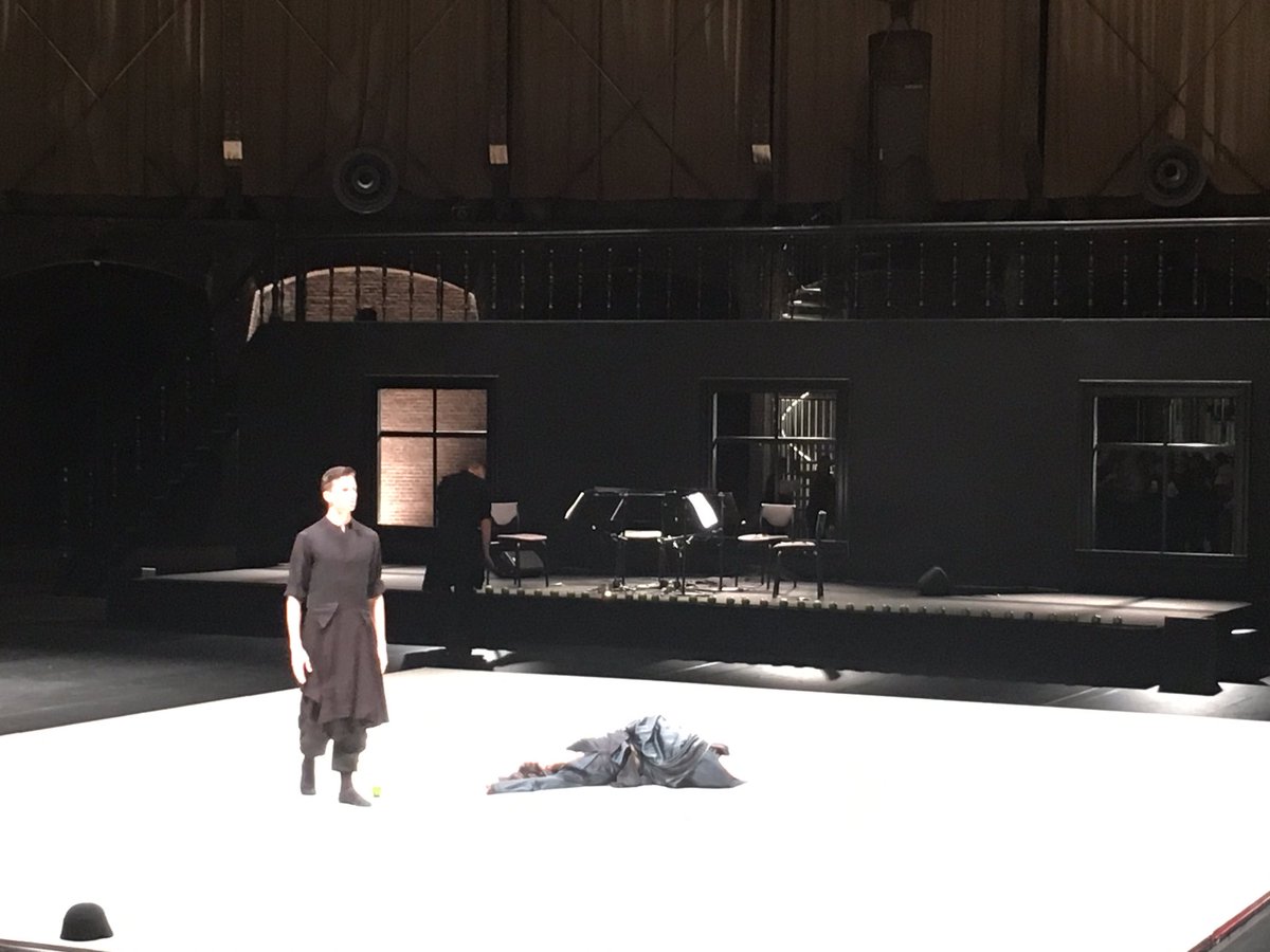 marhendrickx's tweet photo. Heel veel zin in de komende 70 minuten :-) #spiritwalking @NDTdance @Gashouderpodium https://t.co/coToWCQ6Ff