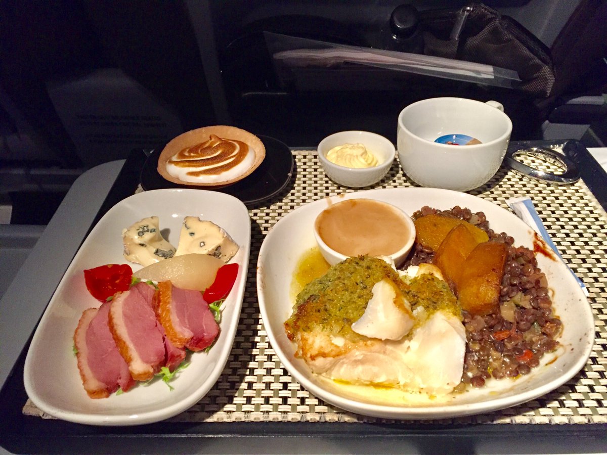 JohannesTysse's tweet photo. Enjoying super #FoodAndService in #SagaClass with @Icelandair #FlyIcelandair #VisitIceland #TopExperience #ServiceInTheSky #IcelandAdventure https://t.co/3d6Wc8FVfZ
