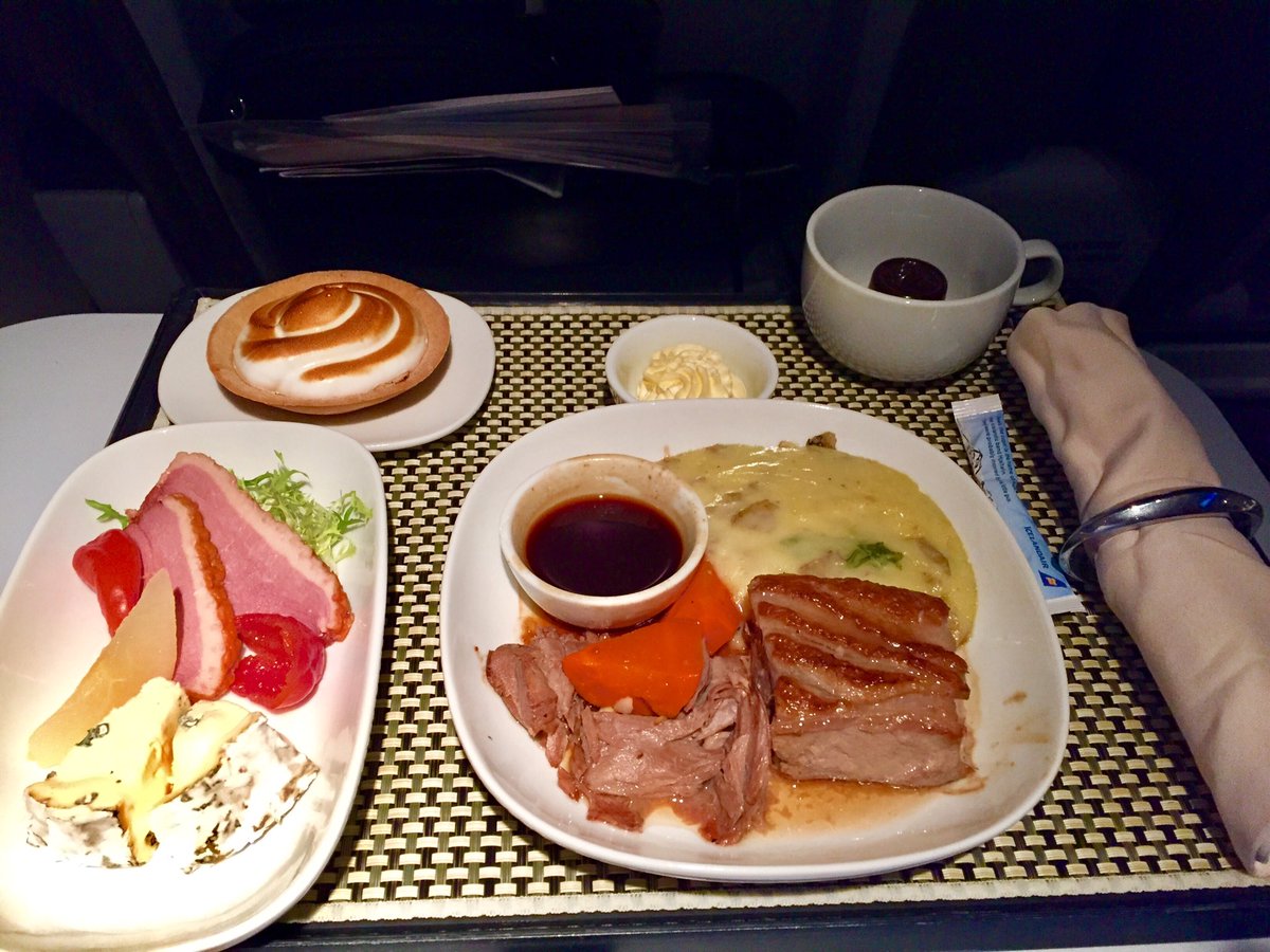 JohannesTysse's tweet photo. Enjoying super #FoodAndService in #SagaClass with @Icelandair #FlyIcelandair #VisitIceland #TopExperience #ServiceInTheSky #IcelandAdventure https://t.co/3d6Wc8FVfZ
