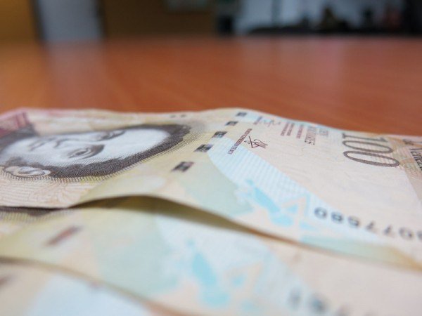 Maduro anuncia que el billete de Bs. 100 saldrá de circulación en 72 horas analitica.com/economia/madur…