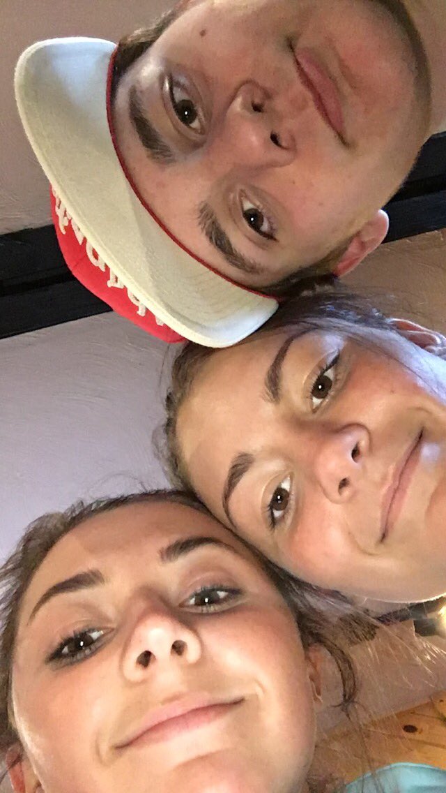 CJStoyanoff's tweet photo. Happy Bday u tree 🌲🎉🎈🎁 See u soon!!! https://t.co/9hE5oNVdRl