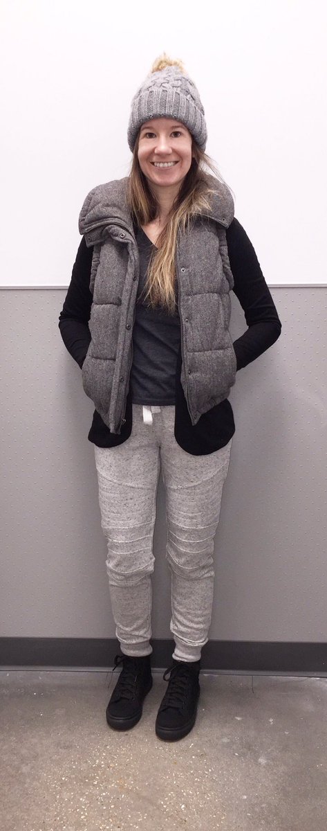 BrandiFashBlog's tweet image. "High Top Sneakers"
#Walmart 
Details here: brandisfashionblog.com/2016/12/high-t…