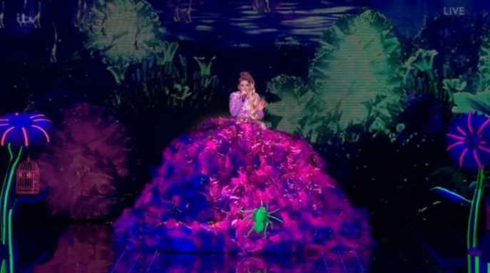 loosewomen's tweet photo. Is @saaraaalto your winner? RT for yes, favourite for no! @TheXFactor #xfactorfinal https://t.co/KsNaxN16Ig