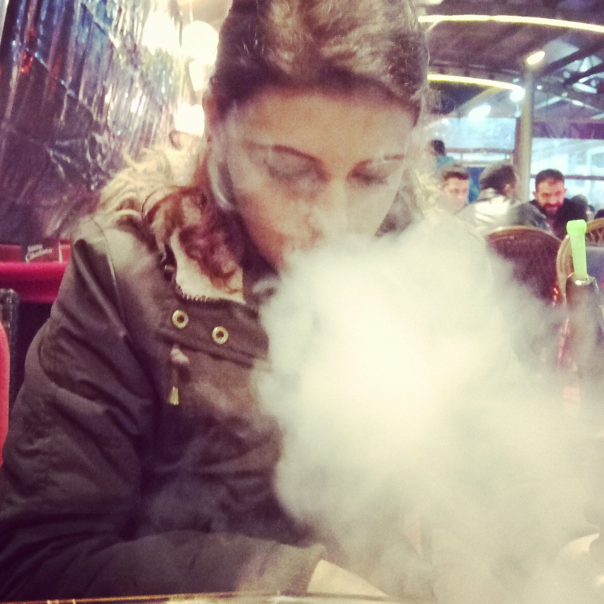 Gözlerine bɑktıkçɑ ɑğlɑsɑ dɑ gözlerim, ɑğlɑmɑk için de olsɑ gözlerini özledim.