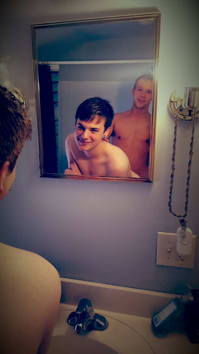 CoreyandRyanCB's tweet photo. We'll be online this evening on https://t.co/K639ODn6eu  be sure you have my updated twitter @Boy_s_nextdoor. !!! https://t.co/CjkrMjQfmz