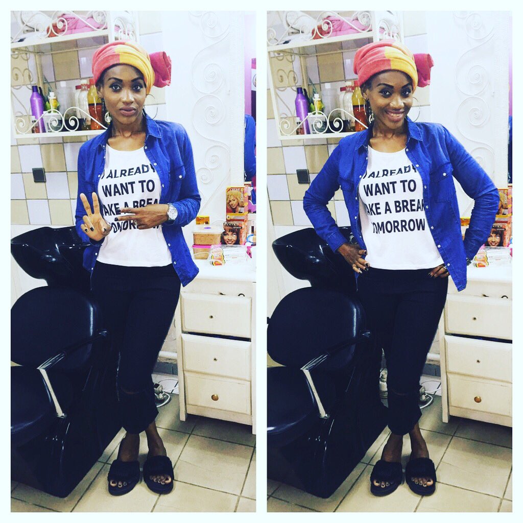 AngoBore's tweet photo. Bonsoir À tous 🤗
C'est ML , Pour celles qui sont au Gabon🇬🇦 a LBV je recherche une candidate qui veut passer à la TV https://t.co/1ke9NXRfYL