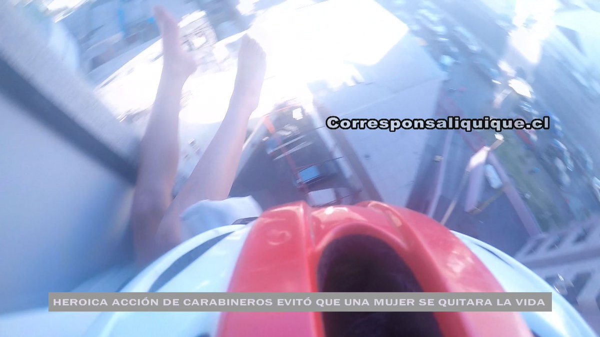VIDEO: Heroica acción de Carabineros evitó que una mujer se quitara la vida corresponsaliquique.cl/video-heroica-… #Iquique