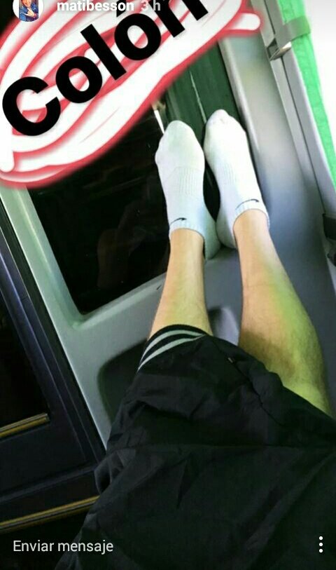 DeforsDeBesson's tweet image. Te pusiste medias porque no queres que te hagan bullying o porque tenes frío Matias? Jajajaj