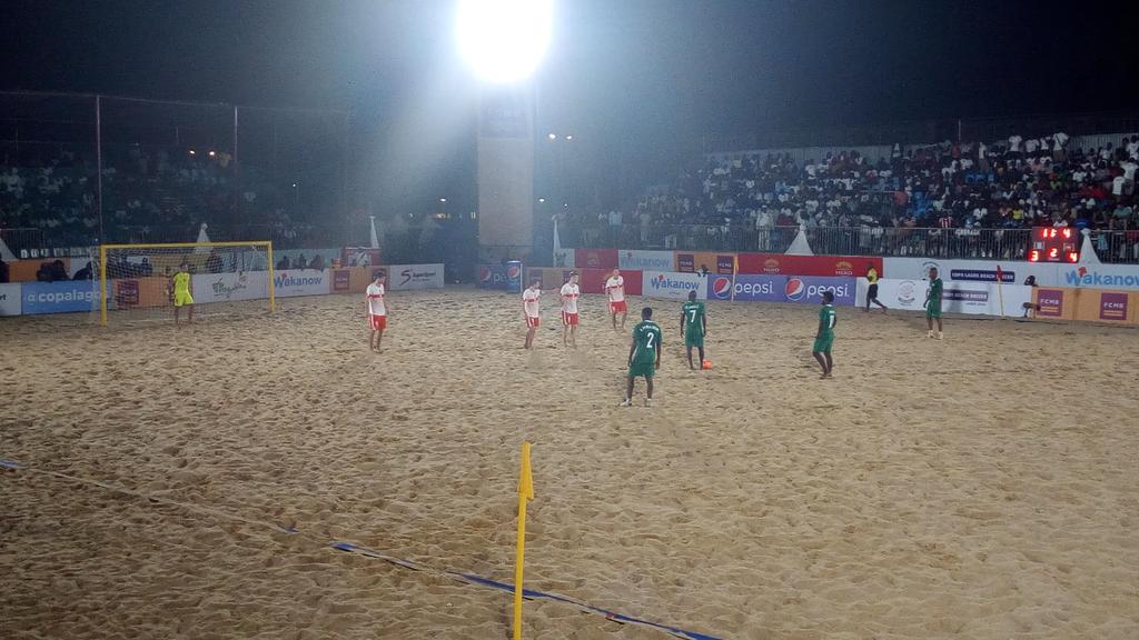 IncredibleFEMI's tweet photo. The Sand Eagles got mobbed by the Switzerland. Please don't ask me the scoreline 😕 

#copalagos2016 
#beachsoccer 
#swissbeachsoccer https://t.co/WmW3vJpE8i