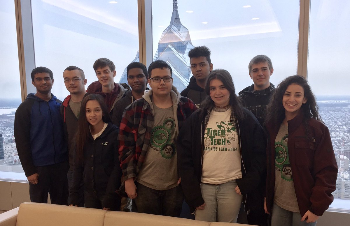 SPHS_tigertech's tweet photo. Having a great time in Philadelphia for @CyberCrusaders FIRST Boot Camp! Visited Rocky Balboa and enjoyed a cheesesteak @JimsSouthStreet 🔔 https://t.co/Y0MaHAz2O7