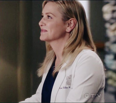 villaneIIeswift's tweet image. love my lil human rainbow