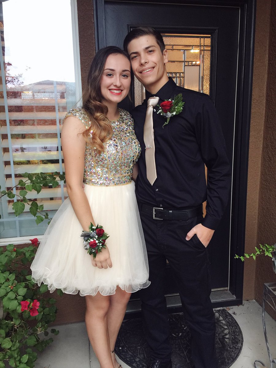 llexi_Gonzales's tweet photo. ohhh la la 😍 #formal2016 https://t.co/dbvnr4WtCD