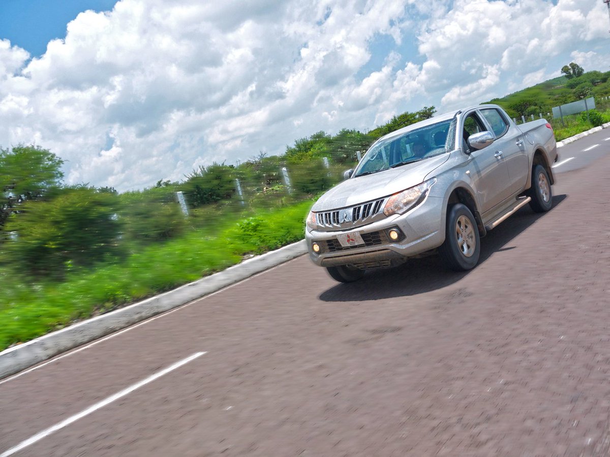 soloautos's tweet photo. #CompraDeAuto Una buena opción dentro de las pick-up es la @MxMitsubishi #L200. ¡Ruda,ruda!... https://t.co/4HQQfKLc7Y https://t.co/XY2dPuu0df