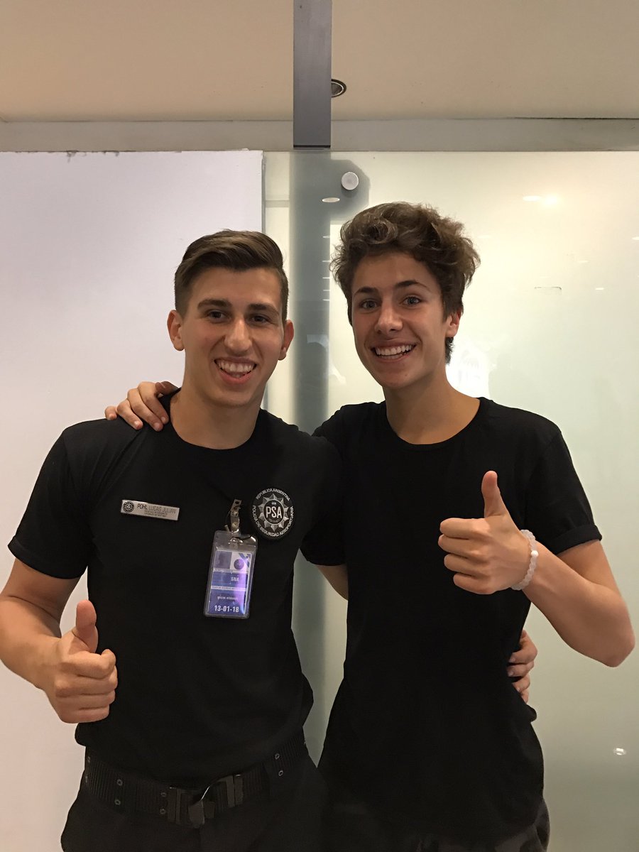 JuanpaZurita's tweet photo. Encontré a mi "Yo" argentino, se llama Lucas, es todo un capo. https://t.co/KkMBQxNx3M