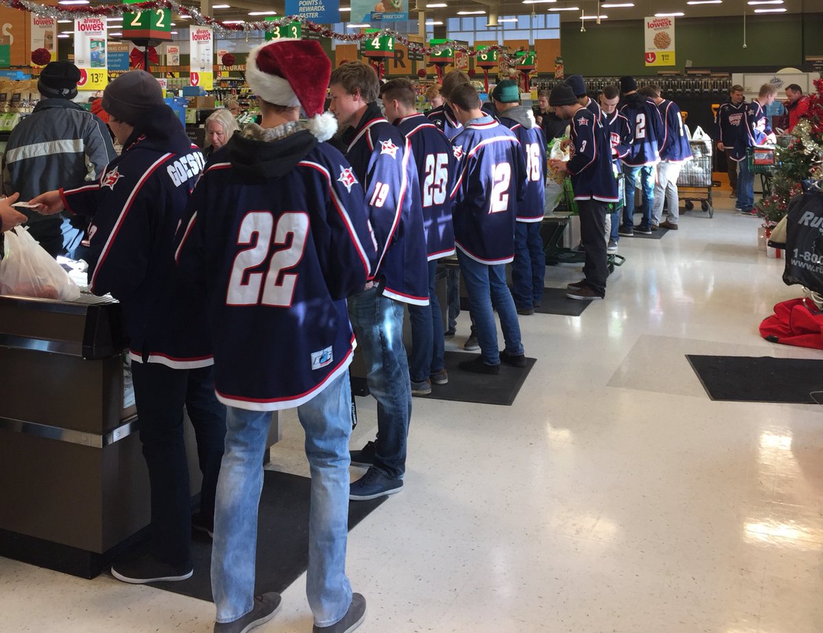 CGenerals's tweet image. Hard to miss these guys out at Save On Foods right now! #HJHL #Cochrane