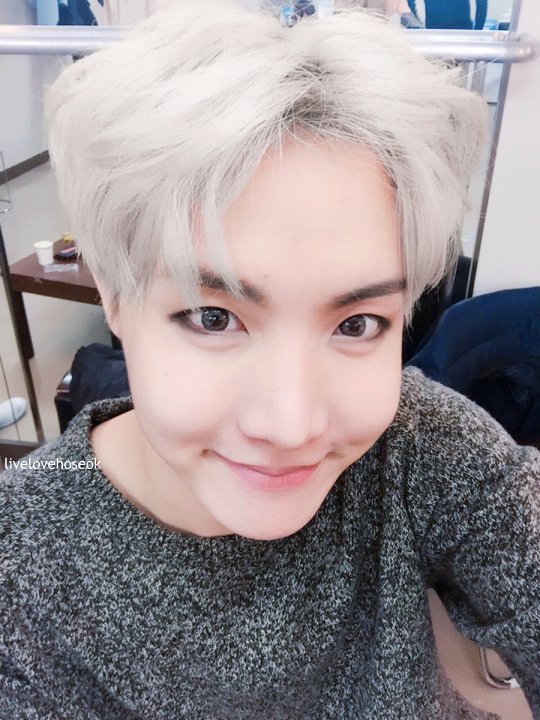 omarsjimin's tweet photo. honestly,, this hair colour on hoseok would be so amazing I'd most probably lose my ability to breathe properly https://t.co/lj5baOu5ZN