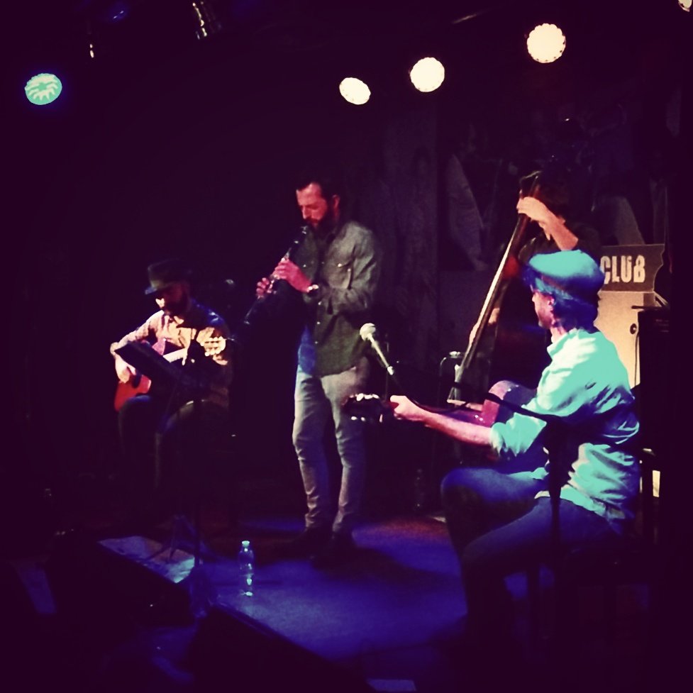 AccorDisaccordi's tweet photo. #JamSessionManouche dedicata a #WoodyAllen, con Simone Arlorio al #clarinetto https://t.co/hkzFlrLHUW