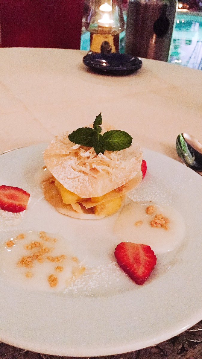_SarahMBen's tweet photo. Chakhchoukha aux pommes caramélisées et pistil de safran #DarMoha ✨ https://t.co/z7MG546LNY
