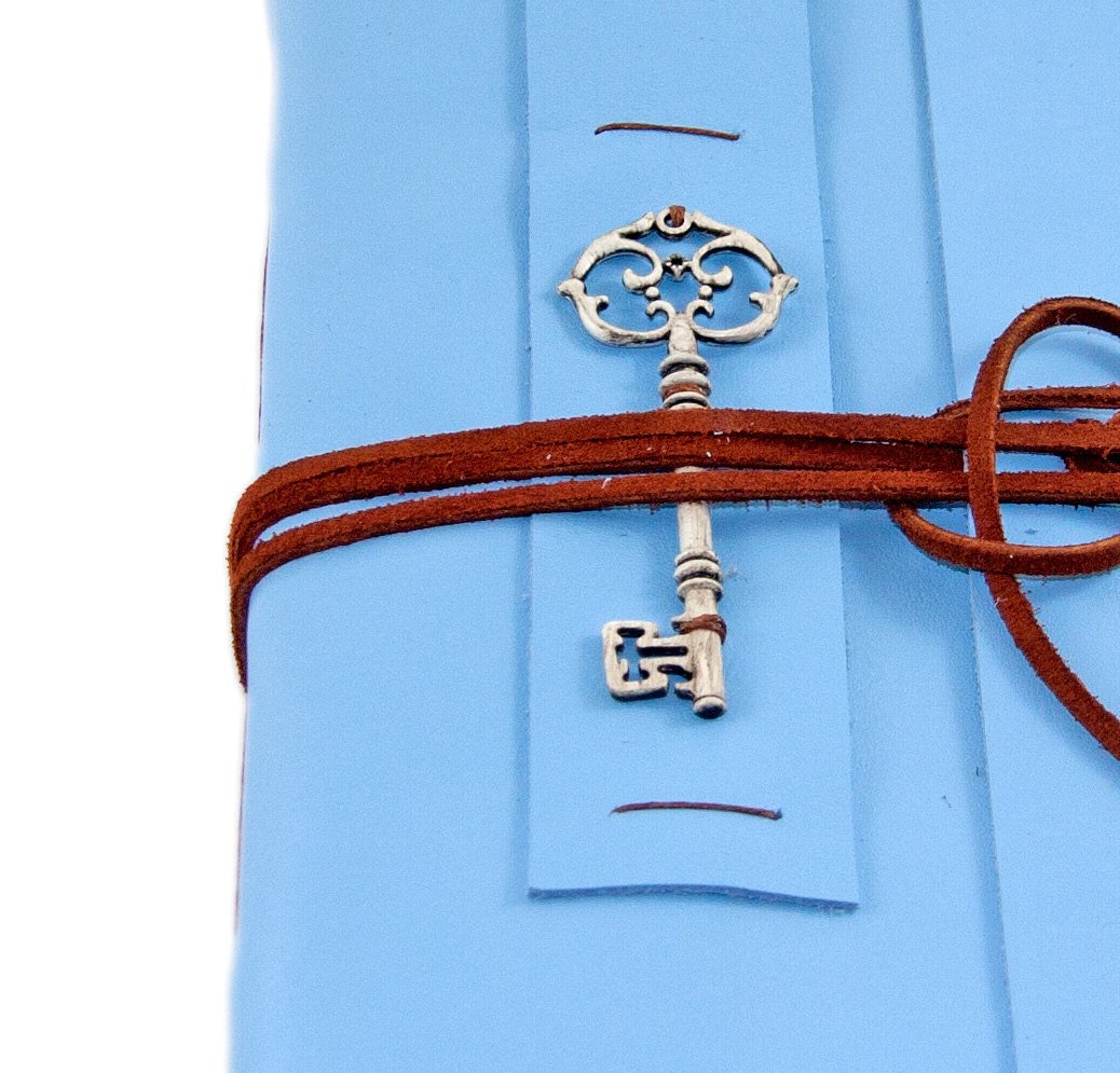 BoundByHandUS's tweet photo. Large Light Blue Leather Journal - Blank Pages - Travel Diary -… https://t.co/AkhvdIGvVf #boundbyhand #TravelJournal https://t.co/oLOtrtiSsQ