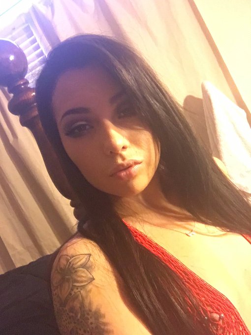 Getting online! #newhair #mfc #showerplay later :) https://t.co/WRP7fWOv0f<a href="/tag/newhair"class="tags">#newhair</a><a href="/tag/mfc"class="tags">#mfc</a><a href="/tag/showerplay"class="tags">#showerplay</a>