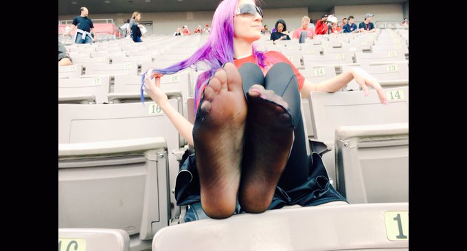 The Tampa Bay Bucs just won, I got U/us better seats for the game @PantyhoseJon 👌 https://t.co/TwESO<a href="/tag/pantyhose"class="tags"><span>#pantyhose</span></a><a href="/tag/goddesslife"class="tags"><span>#goddesslife</span></a><a href="/tag/cigburns"class="tags"><span>#cigburns</span></a>