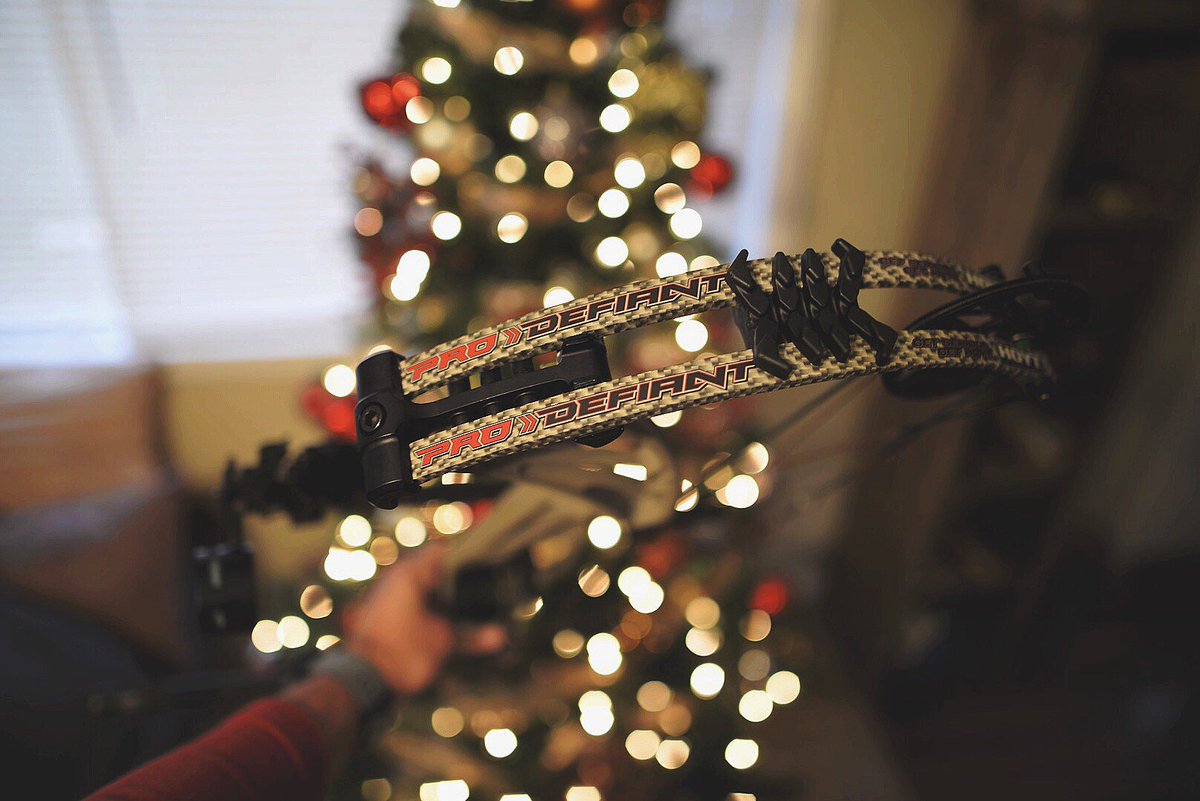 HOYTARCHERYInc's tweet photo. "This year Santa is getting serious..." #GetSeriousGetHoyt

Jake Terry | #IAMDEFIANT #TeamHoyt https://t.co/KxCCRbPtwG