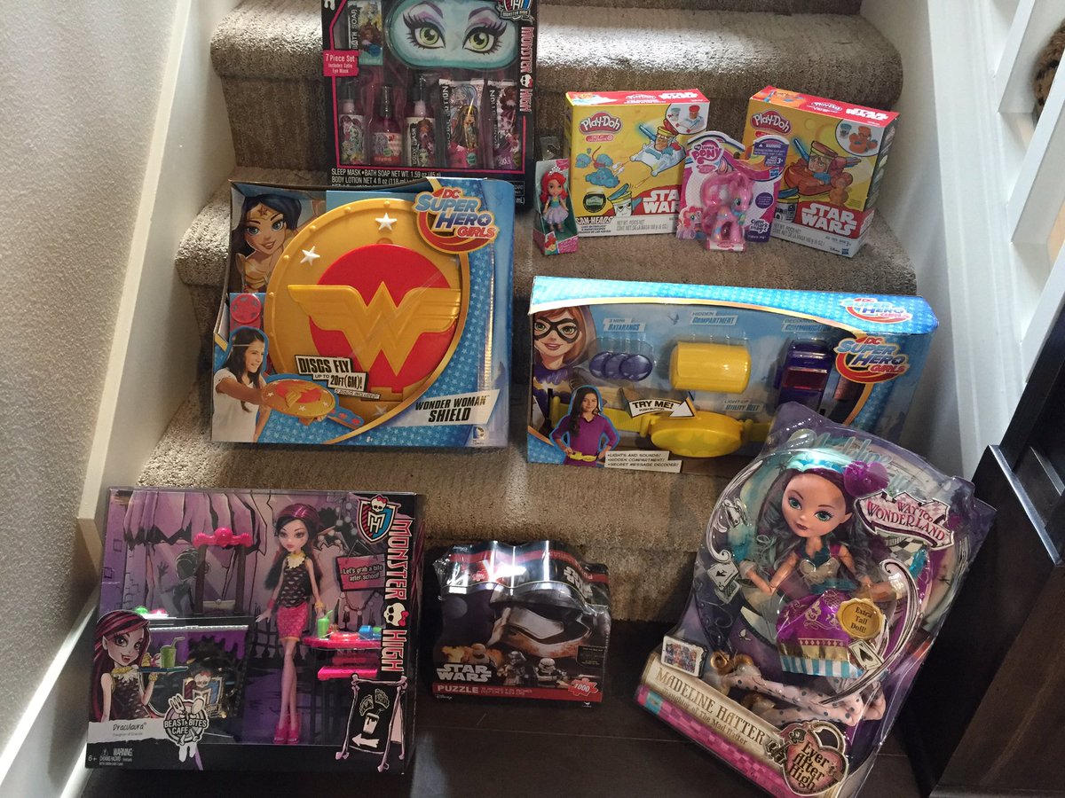 My next door neighbors just dropped off a bunch toys for the <a href="/KGWToyDrive/">KGW Great Toy Drive</a> <a href="/KGWNews/">KGW News</a>!! So awesome to add this to our growing pile. Thx!